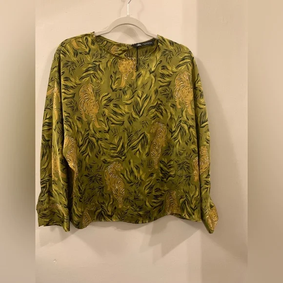 Like new Zara tiger satin novelty print blouse size small - Picture 2 of 7